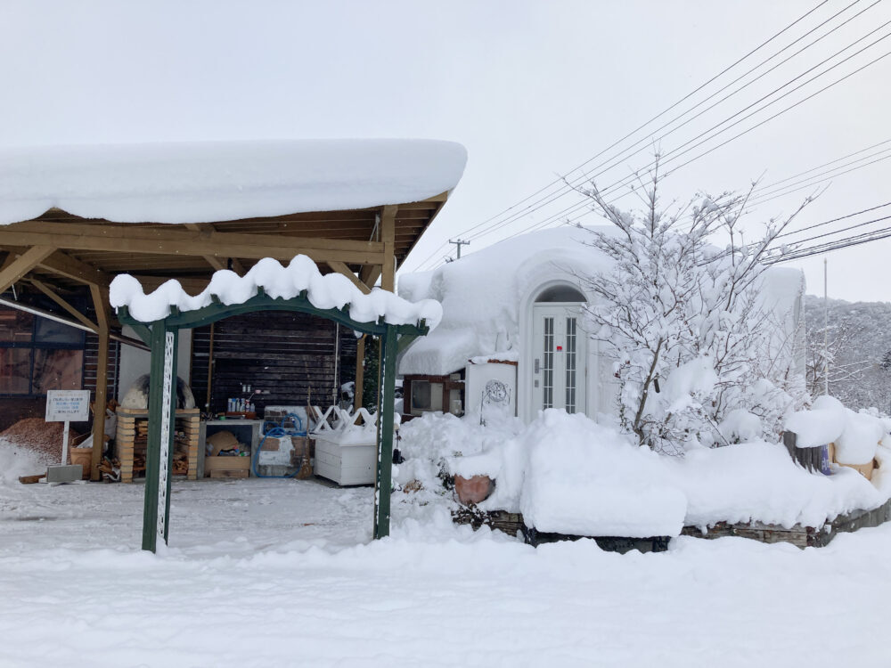 雪景色のドームハウス